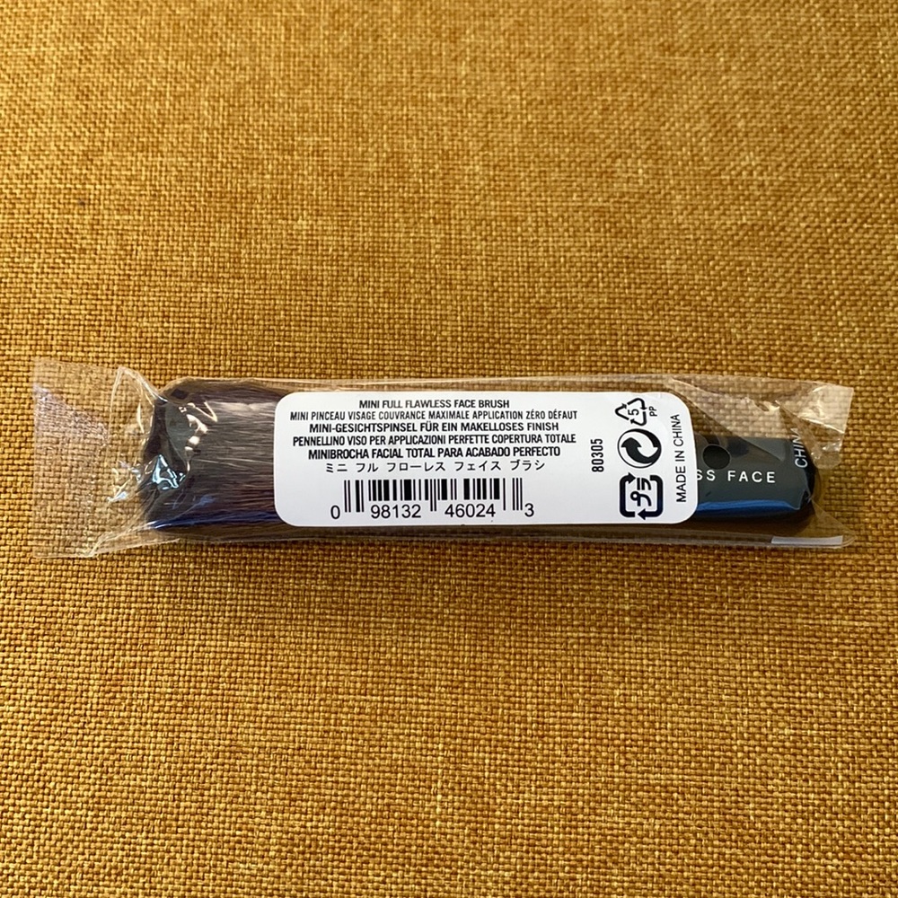 BareMinerals mini full flawless face brush